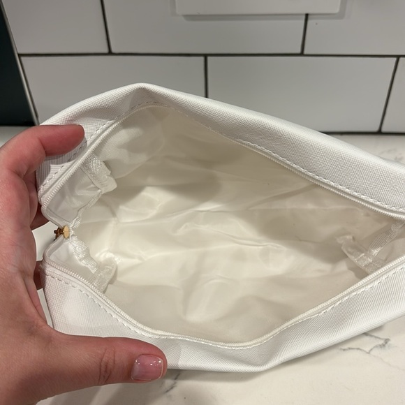 Wedding Set: Mrs Makeup Bag, Garter & Ring Box - Picture 5 of 12